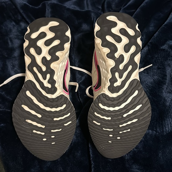 Nike Women's Reacts - Size 8.5 - Gently Used - White,Hot Pink,Neon Yellow-No Box - Picture 6 of 6